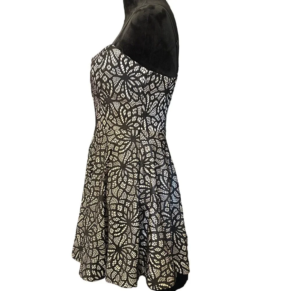 💖Papaya Black & White Lace Floral Fit & Flare Dress M - Picture 3 of 7